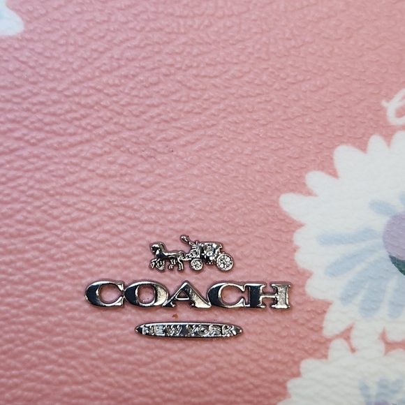 COACH Daisy Print Leather Passport Holder - Picture 7 of 7